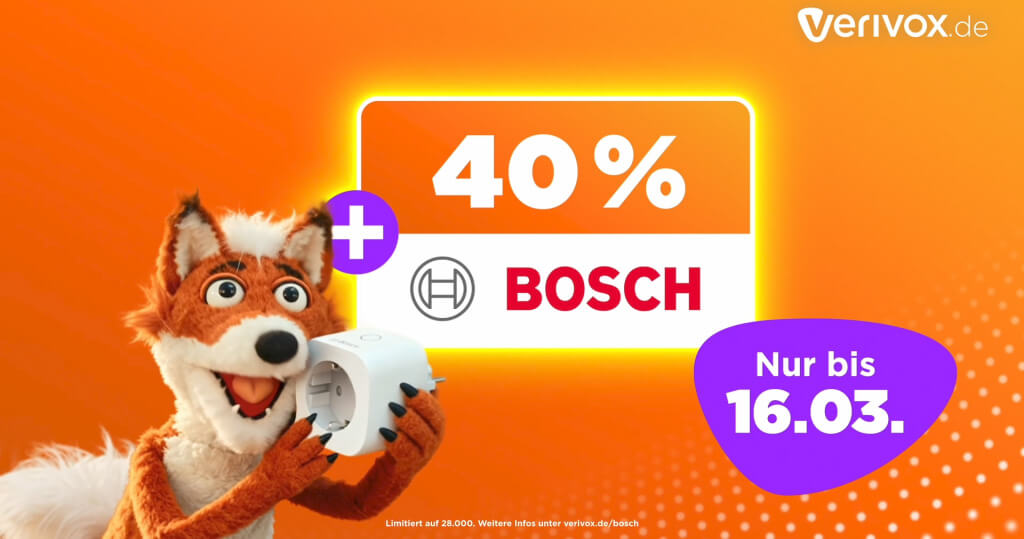 Verivox TVC: Fuchs-Maskottchen hält Smart-Home-Stecker vor Bosch-Angebotsgrafik